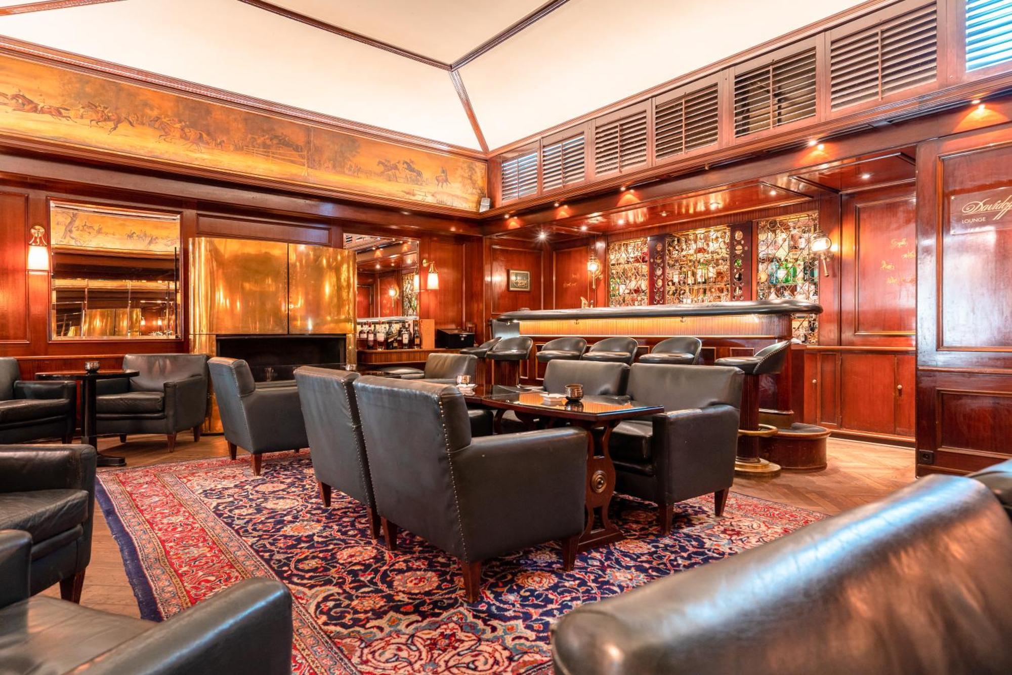 Hotel-Restaurant Erbprinz Ettlingen Eksteriør bilde The bar at the St. Regis New York